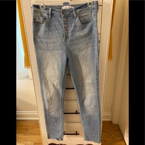 Carly Jean Los Angeles Ada jeans